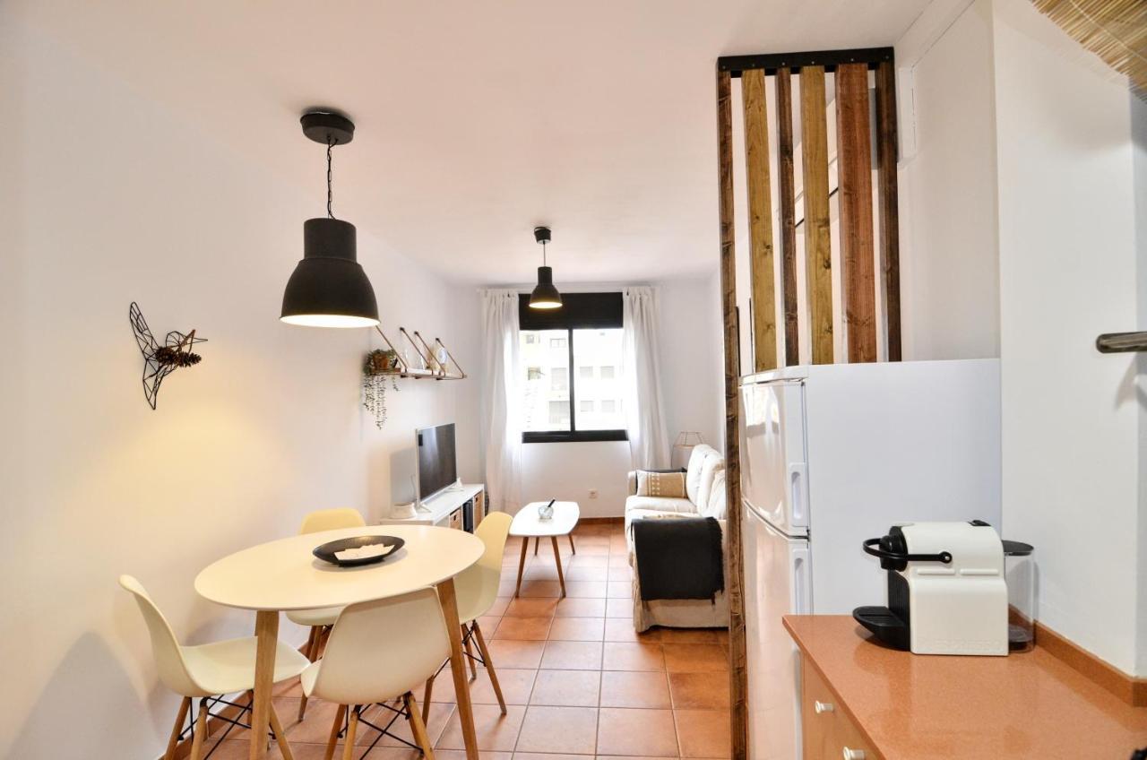 Apartaments La Rambla - L'Arrel - 4 Persones 코르누데야 외부 사진