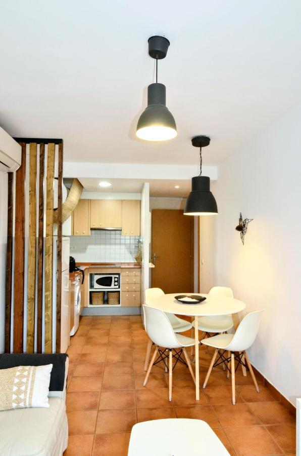 Apartaments La Rambla - L'Arrel - 4 Persones 코르누데야 외부 사진