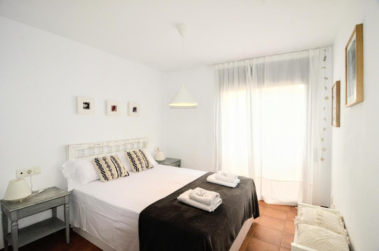 Apartaments La Rambla - L'Arrel - 4 Persones 코르누데야 외부 사진